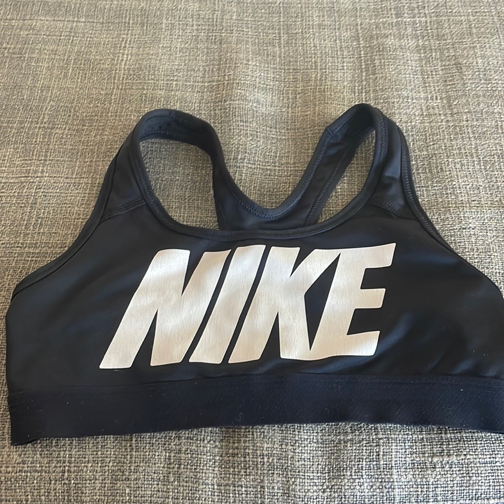 Nike XS sports bra